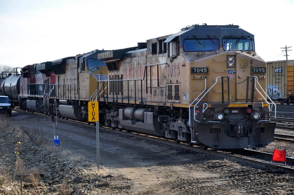 Tied down manifest in Belt Yard